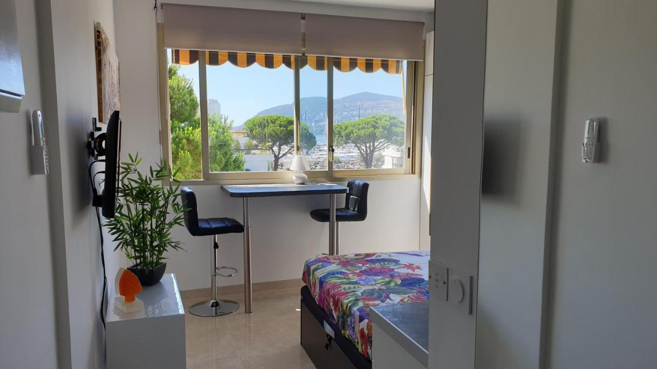 Garden And Beach Sea View Apartment Cannes Mandelieu-La Napoule Exterior photo