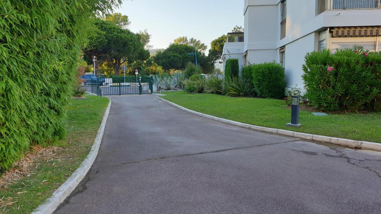 Garden And Beach Sea View Apartment Cannes Mandelieu-La Napoule Exterior photo